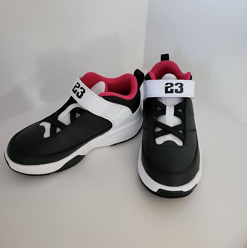 NEW Kids Jordans sz 12!